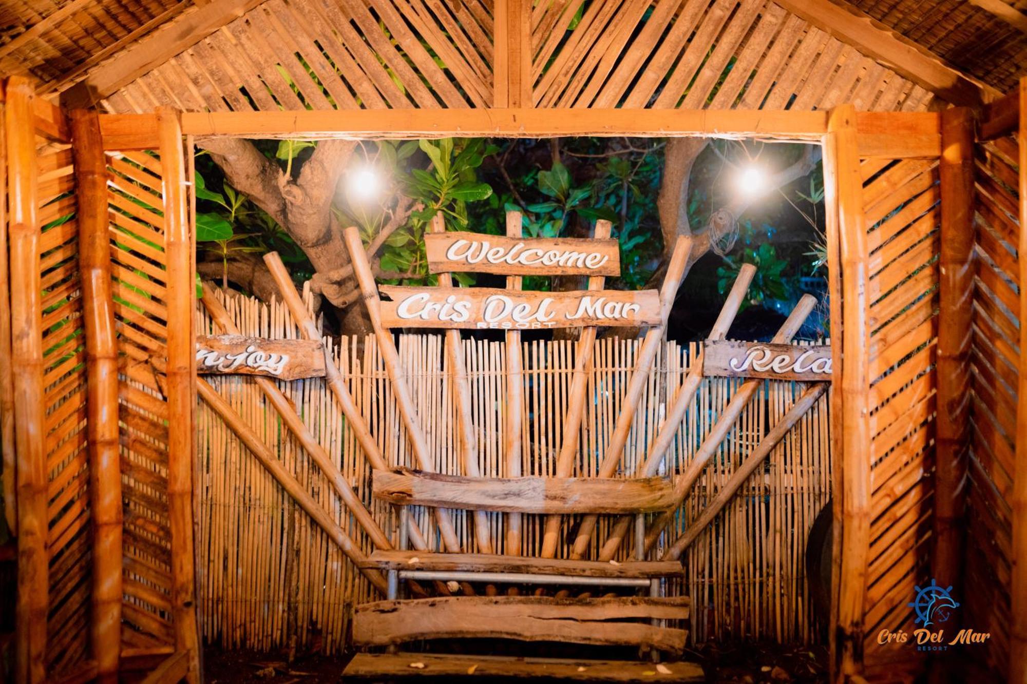 Cris Del Mar Resort Bolinao Esterno foto