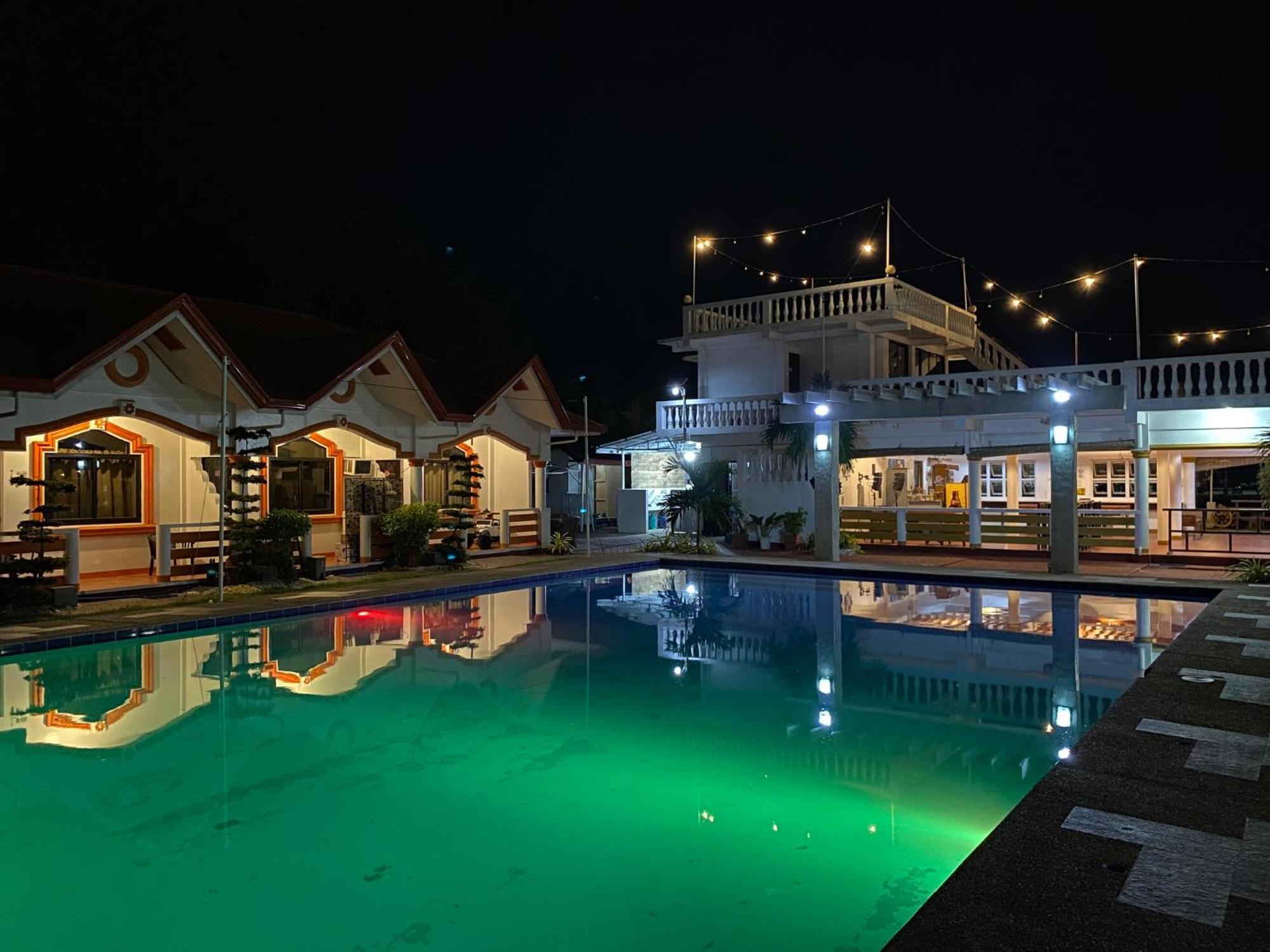 Cris Del Mar Resort Bolinao Esterno foto