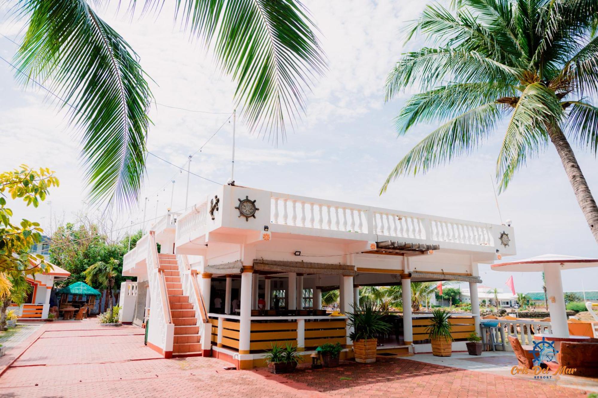 Cris Del Mar Resort Bolinao Esterno foto
